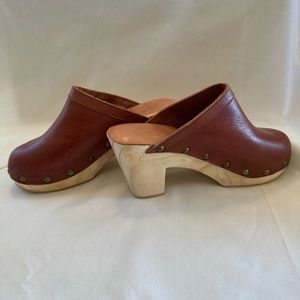 Beek Clogs in size 5